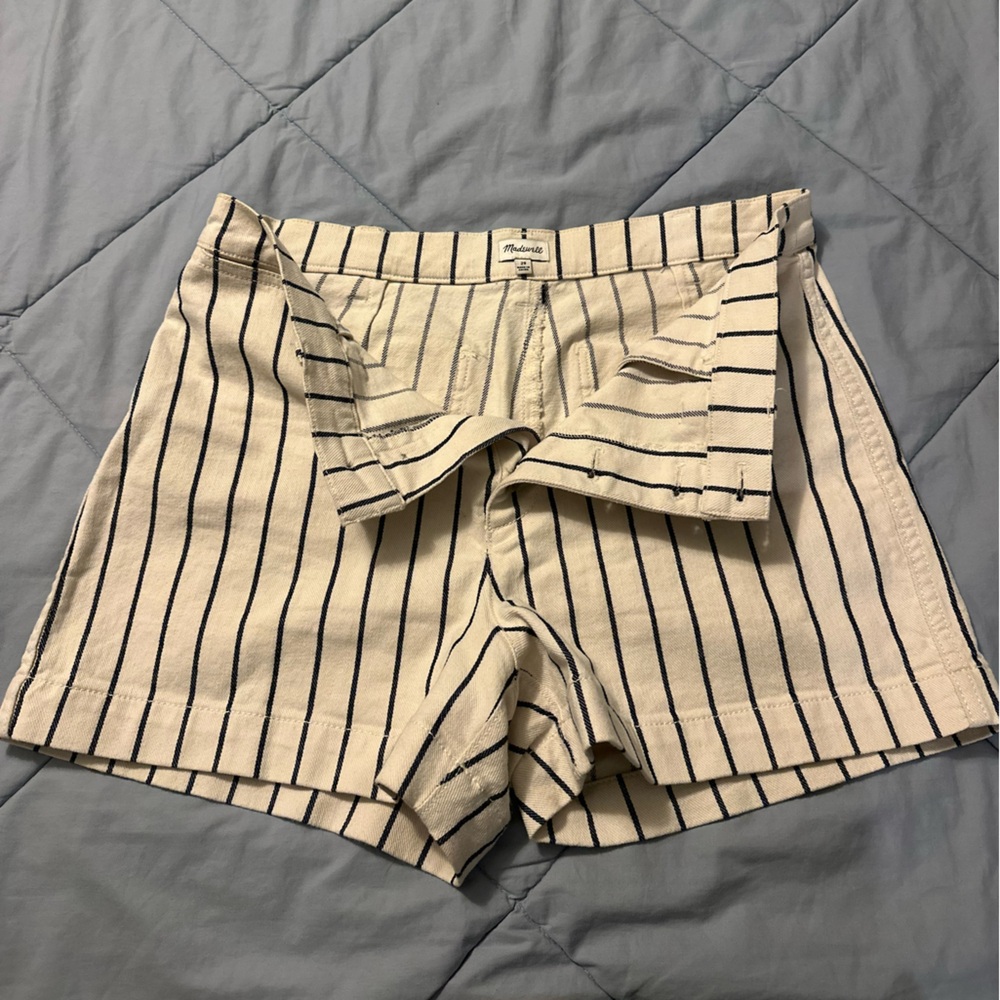 Madewell Women’s striped white jeans shorts